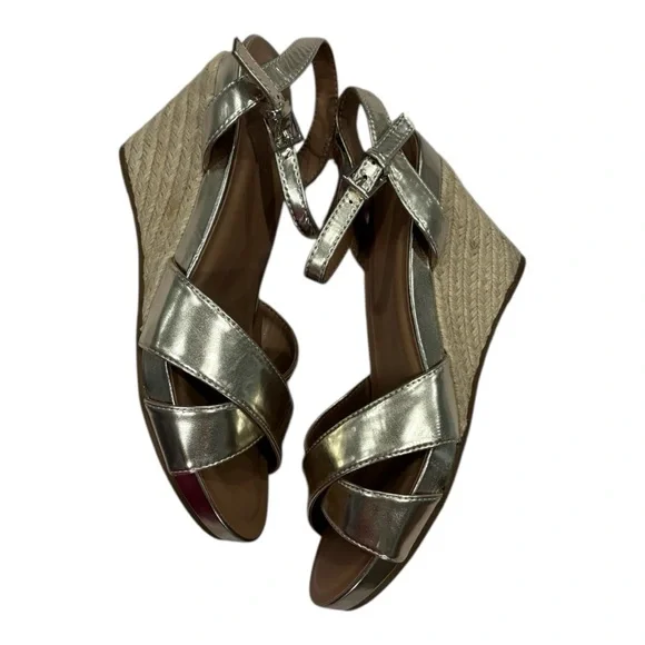 AEROSOLES Metallic Gold Women's Sandals - Picture 4 of 8